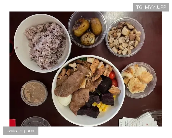 林书豪冰箱里只有鸡胸肉和蛋白粉，连约会都带体脂秤